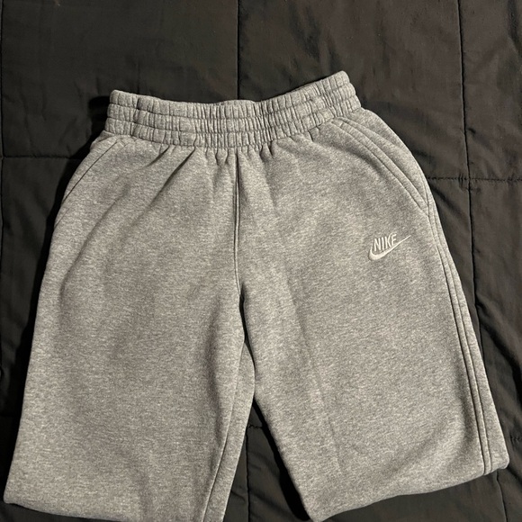 Boys Nike jogger Sweatpants - Picture 3 of 3